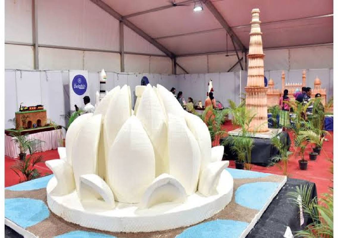 Mysuru Dasara cake show faces criticism over ₹60 entry fee - News Karnataka