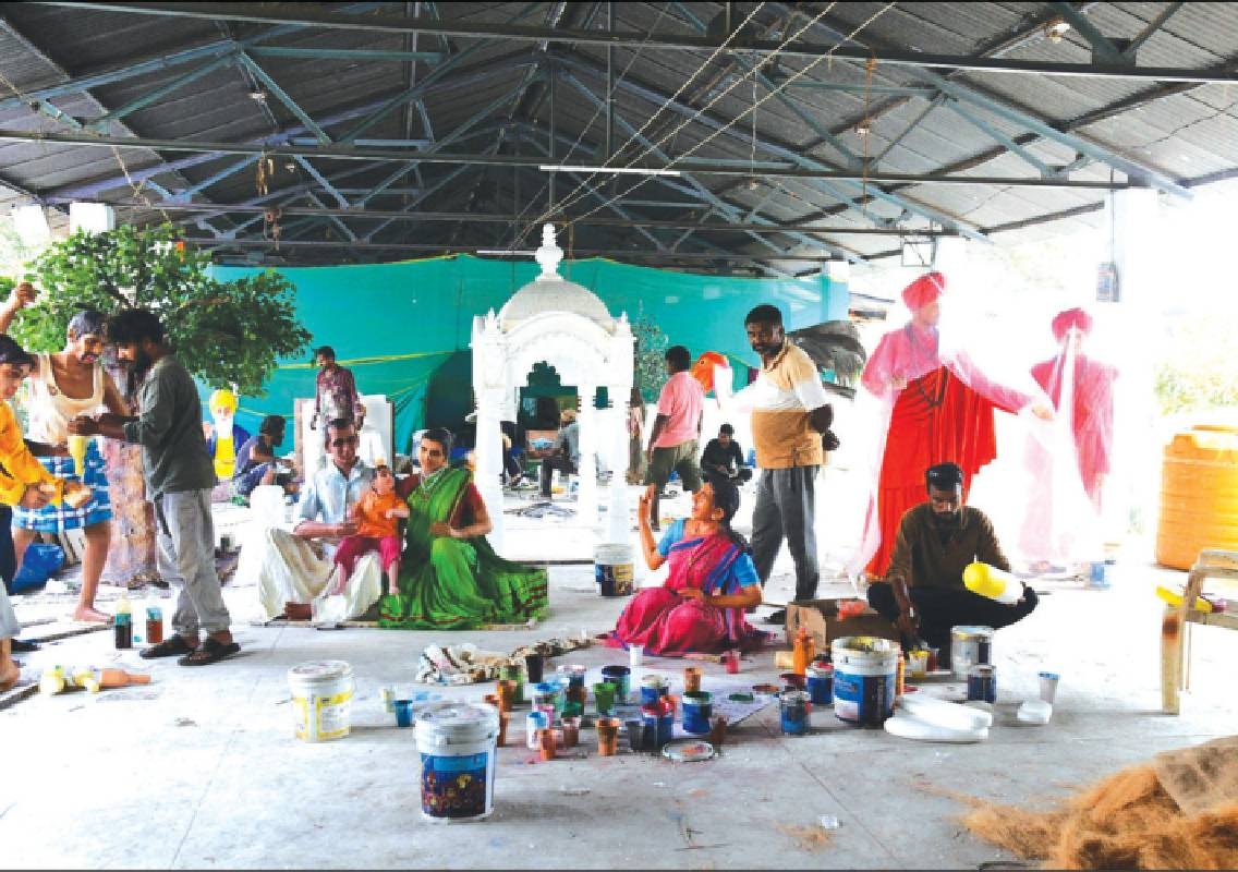 Mysuru Dasara tableau artists struggle without basic facilities - News Karnataka