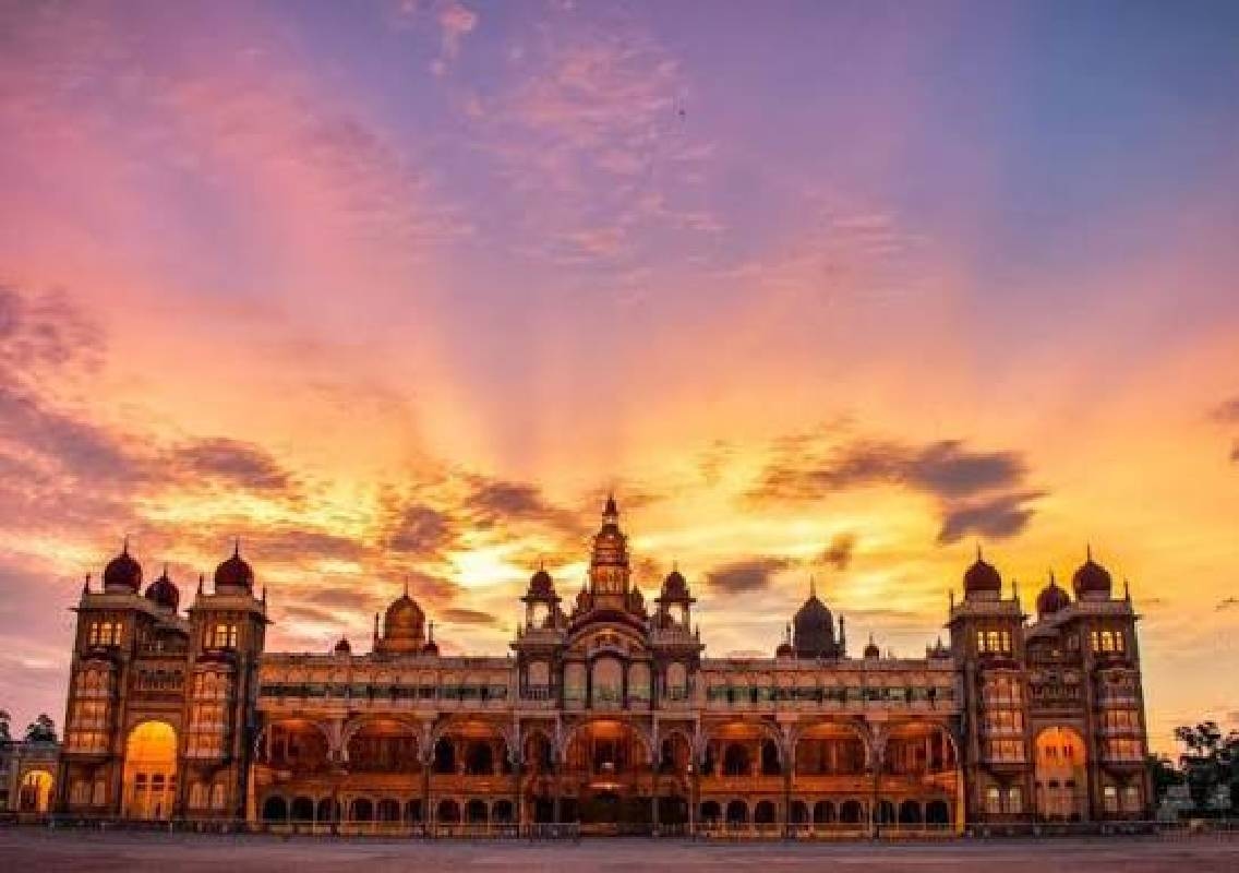 Mysuru Palace restricts tourist entry on select Dasara days - News Karnataka