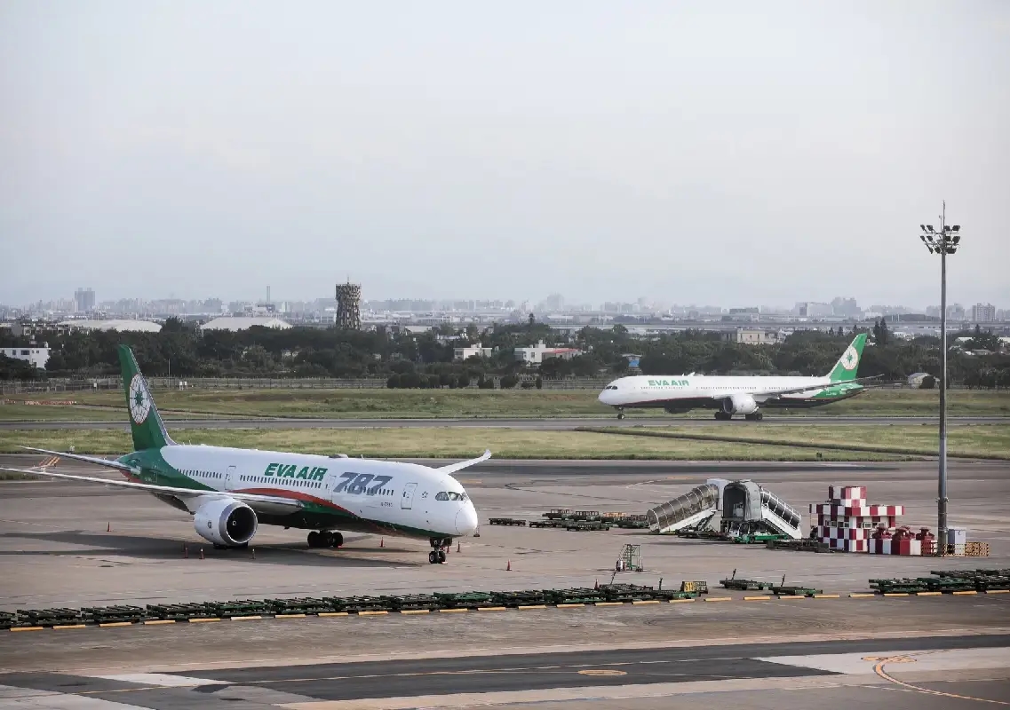 Pakistan bars Taiwanese airlines from its airspace over One-China policy - News Karnataka