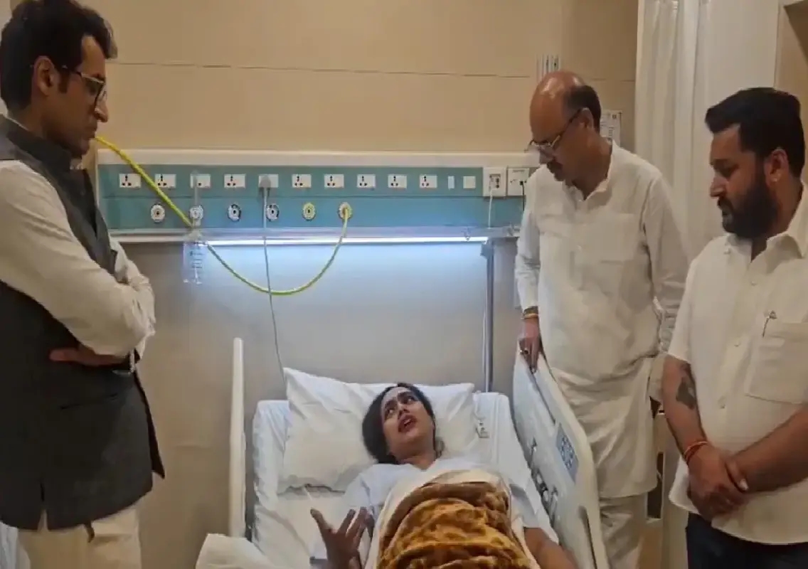 Pregnant journalist alleges Rahul Gandhi pulled her hand during Delhi protest - News Karnataka