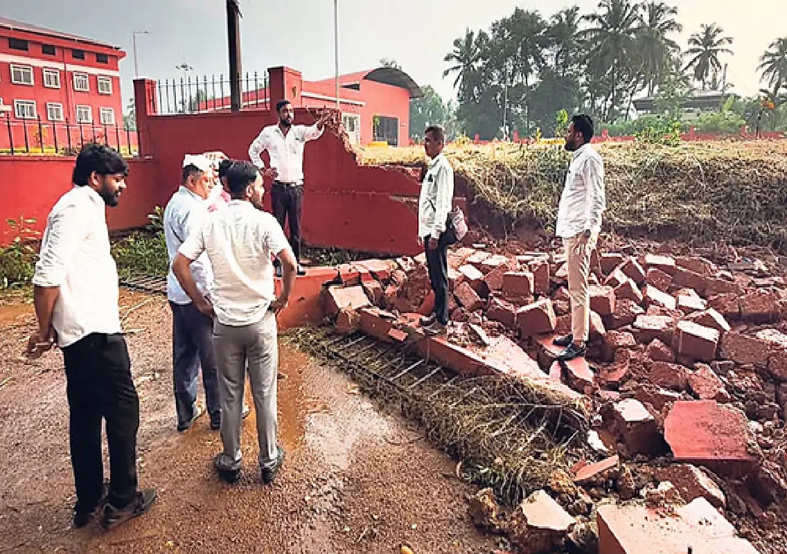 Puttur Court Complex Compound Wall Collapses After Heavy Rain - News Karnataka