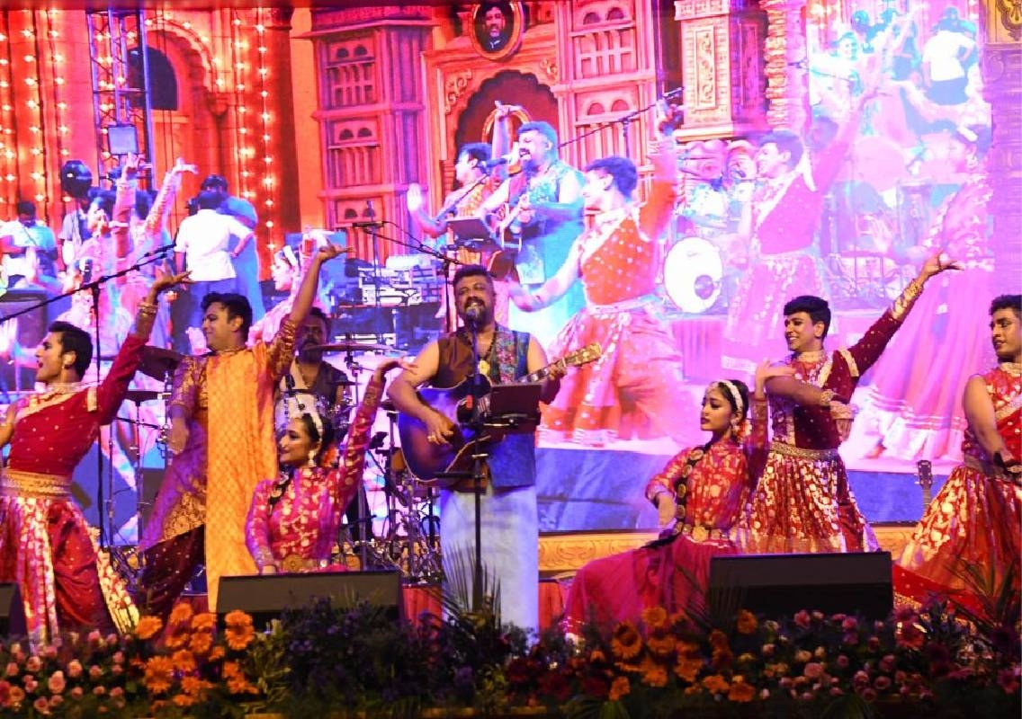 Raghu Dixit Enthrals Music Lovers at Mysuru Palace Dasara - News Karnataka