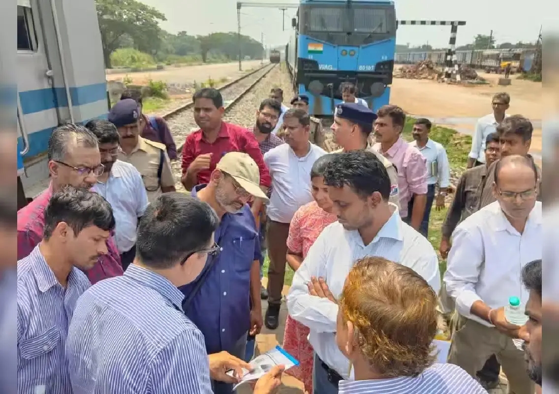 SWR GM inspects Mangaluru railway facilities, reviews connectivity demands - News Karnataka