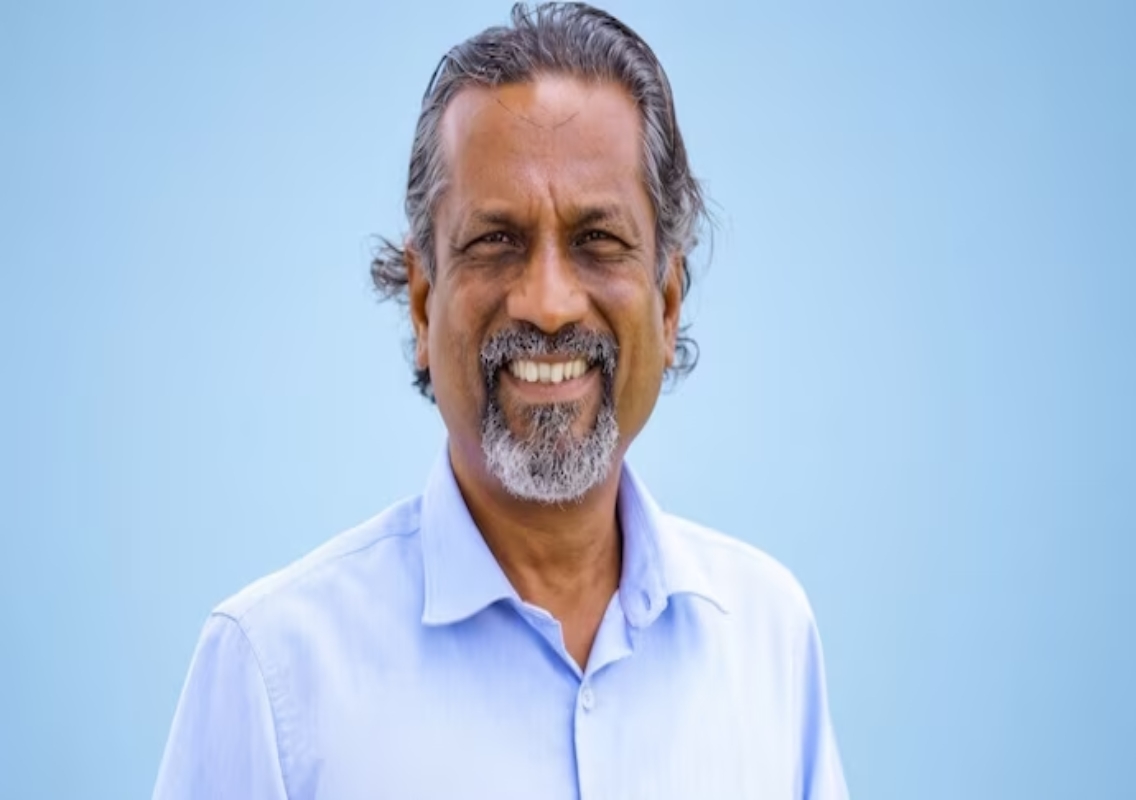 Sridhar Vembu Warns of AI Bubble, Zoho Delays Spending - News Karnataka