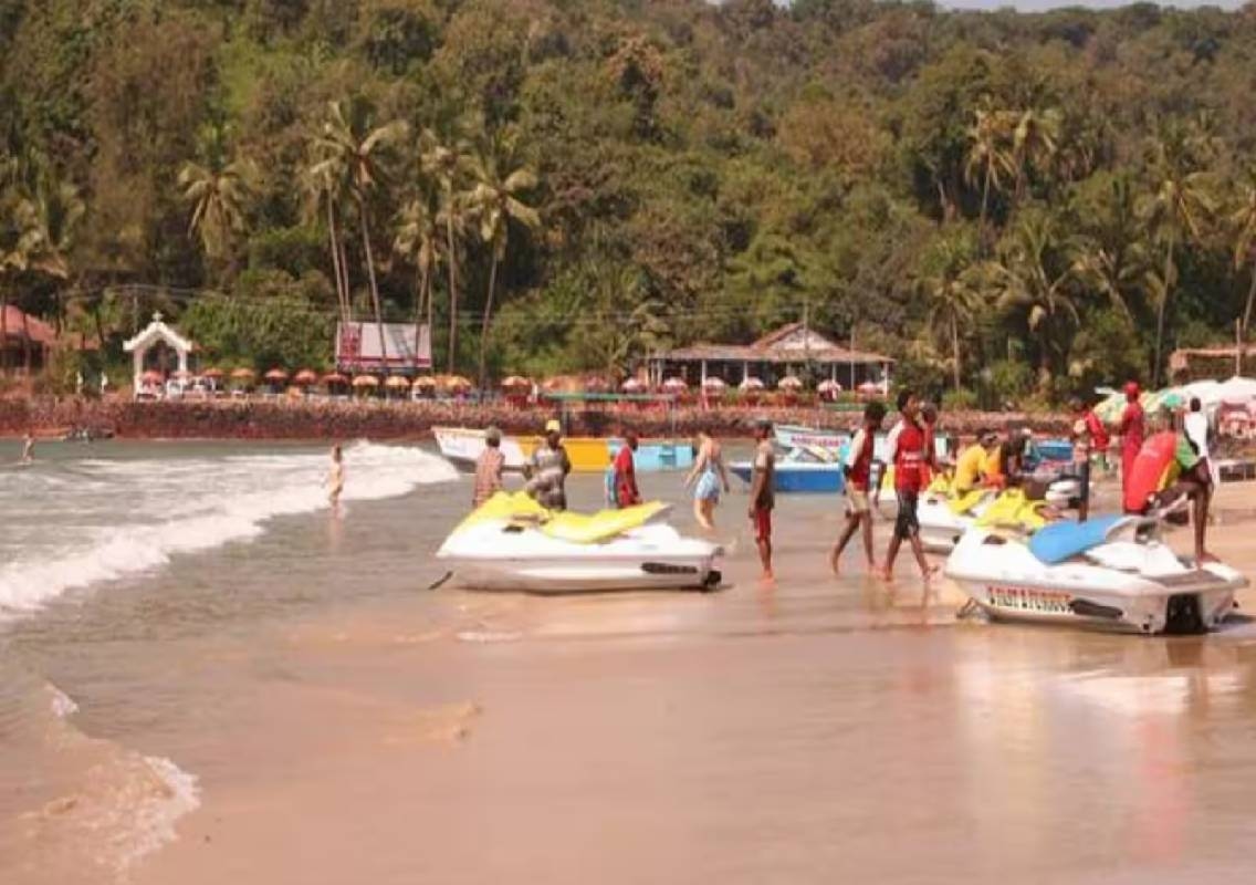 Tourist rush returns to Udupi, Mangaluru beaches for Dasara - News Karnataka