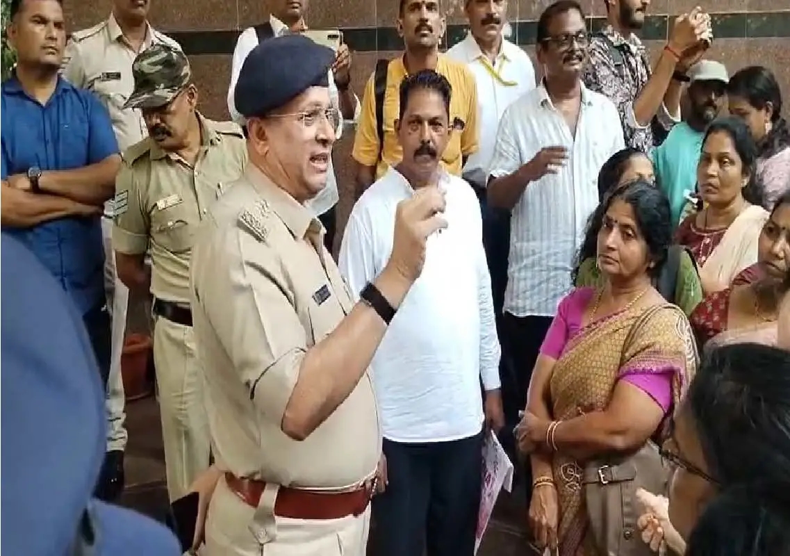 AgriGold victims rush to Udupi SP office - News Karnataka