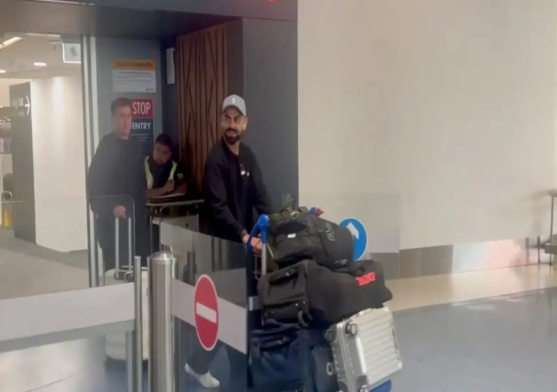 Virat Kohli Sparks Fan Frenzy at Auckland Airport - News Karnataka