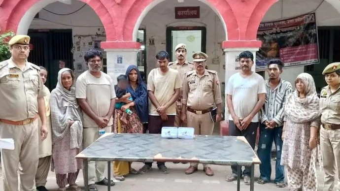 7 Gujarat relatives held for train passenger thefts - News Karnataka