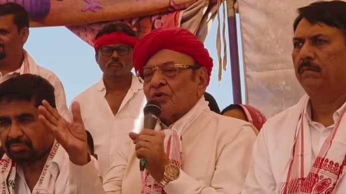 Vaghela's remarks on Patels, Baniyas spark row - News Karnataka