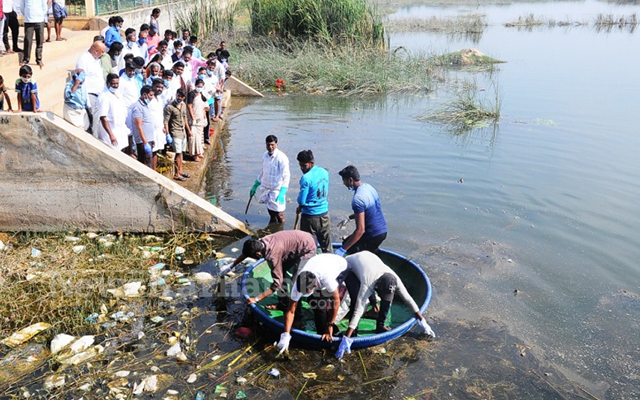 Lake cleaning program at Hadinaru village