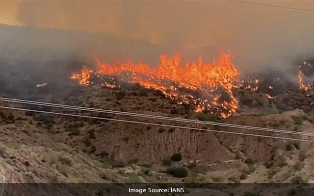 Two Huge Wildfires In Arizona Force Hundreds To Evacuate