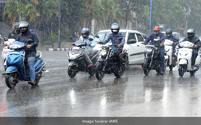 Delhi Ncr Likely To See Light Rain With Thunderstorm Today Imd