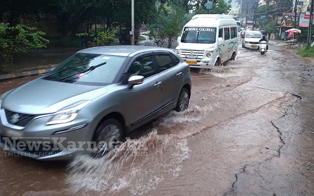 Roads Flooded After Heavy Rains In Mangaluru1