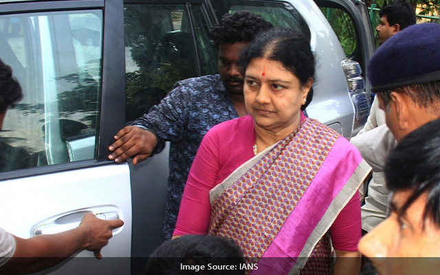 Sasikala Continues To Interact With Aiadmk Cadres Functionaries
