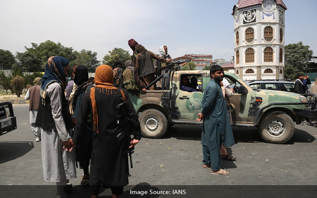 Afghanistans disintegrating economy puts pressure on Taliban