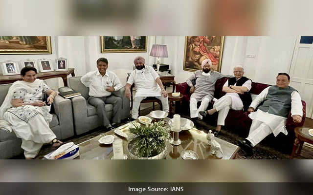 Amarinder Hosts Dinner In Delhi For Select Punjab Mps 8