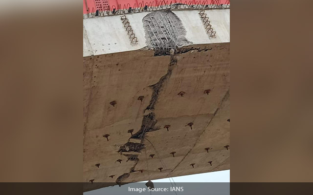 Crack Emerges In Under Construction Flyover On Dwarka Expressway