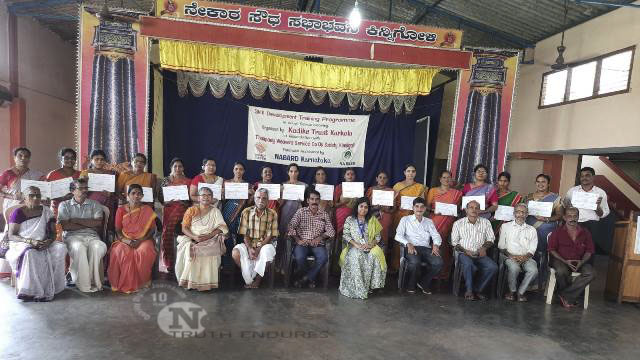 70 weavers certified as 150day training program by Kadike Trust concludes