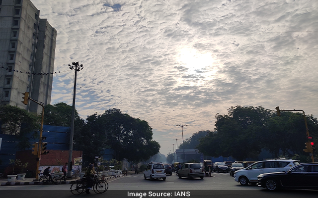 Delhi wakes up to partly cloudy s