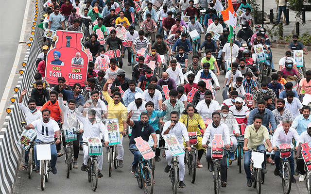 Youth Congress cycle rally from Trinity circle to Mallya junction.