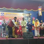 04 Roshni Ramananda Prabhu Byndoorian receives Tulunad Star Award in Oman