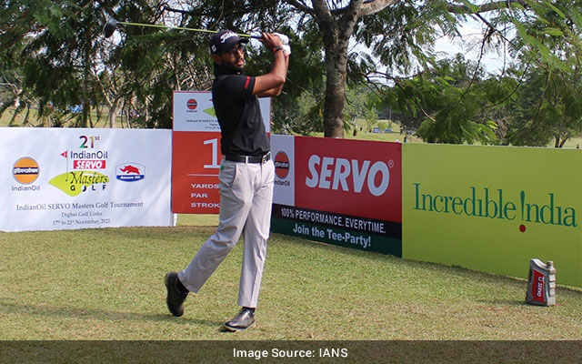 Sandhu surges ahead with secondround 68 at Digboi