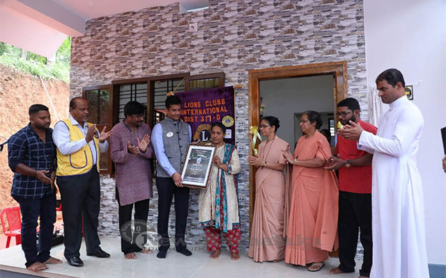 Snehalaya Trust opens 15th house and hands it over to Sunitha D Souza of Nainad