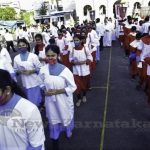018 City Catholics Hold Eucharistic Procession With Devotion And Discipline