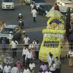 036 City Catholics Hold Eucharistic Procession With Devotion And Discipline