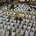 060 City Catholics Hold Eucharistic Procession With Devotion And Discipline