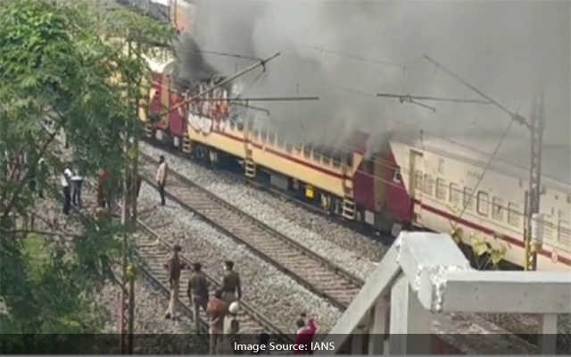 Shramjeevi Express Train Set On Fire