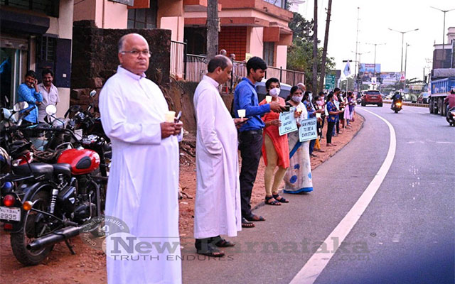 Catholics in Coastal Karnataka hold peaceful human chain protests against all atrocities against Christians main