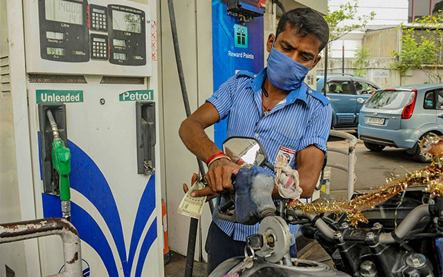 The price of diesel crossed Rs 100 per litre in Hyderabad on Wednesday. With the latest hike in fuel prices, the price of diesel reached Rs 100.70 per litre in Hyderabad.