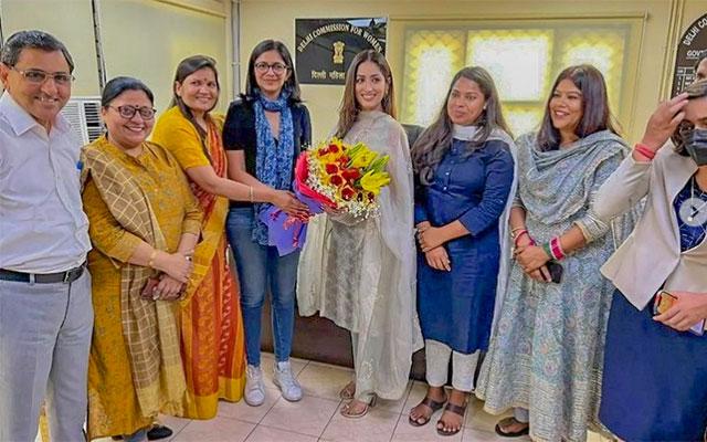 Yami Gautam Neha Dhupia Visit Delhi Commission For Women
