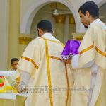 014 Bishop Celebrates Chrism Mass Before Holy Week All Clergy Renew Holy Vows