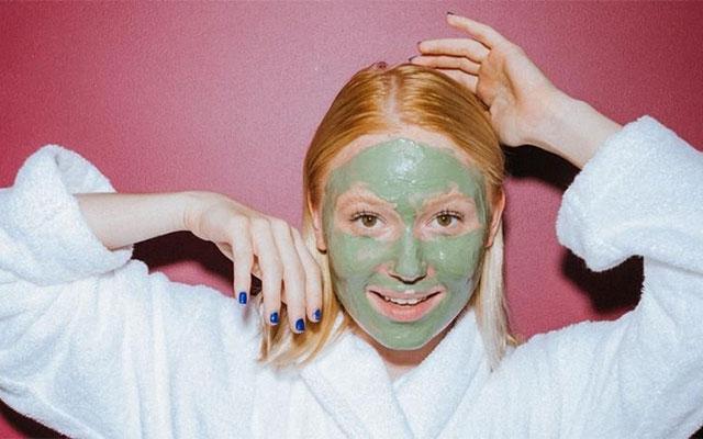 5 daily habits people with naturally beautiful glowing skin have