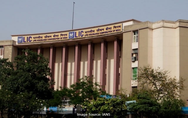 LIC IPO Issue subscribed 102 times policyholders 3 times