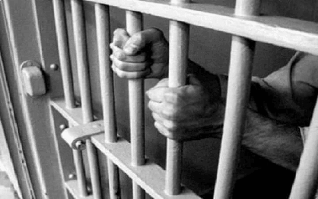 Disproportionate assets cop gets jail term, Bengaluru