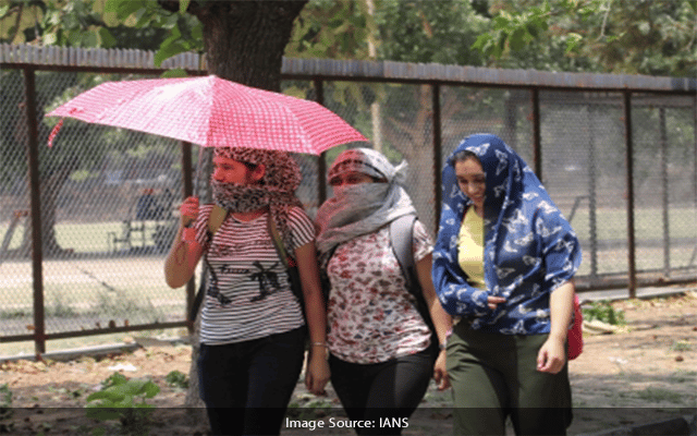 Partly Cloudy Skies Bring Little Respite To Delhi Ncr On Monday