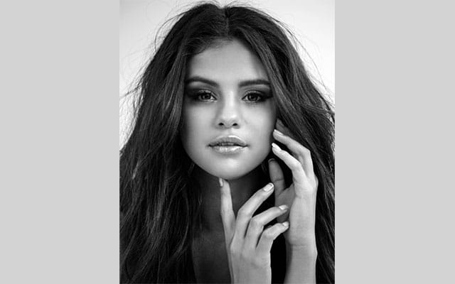 Selena Gomez makes fun of her dating age 31 to coffin