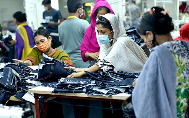 Yogi govts big boost to garment manufacturing