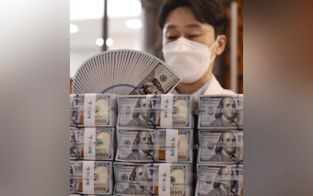 S.Koreas foreign currency deposits up in May