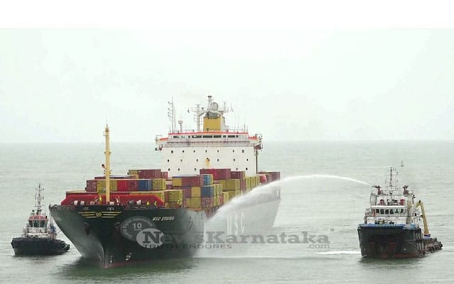 003 NMPA berths its first Mainline Container Vessel MSC Erminia main