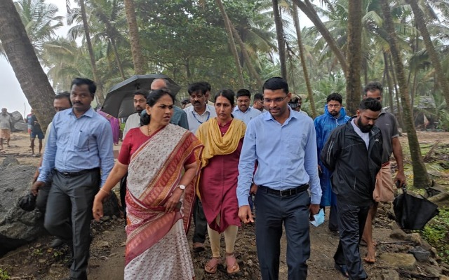 Shobha Karandhlaje visits erosion affected areas in udupi