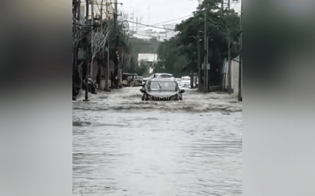 Heavy rains lash Hyderabad, other parts of Telangana