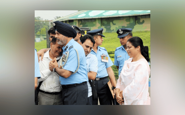 Mortal remains of Flight Lt Adivitya Bal reach home in J&K Ld