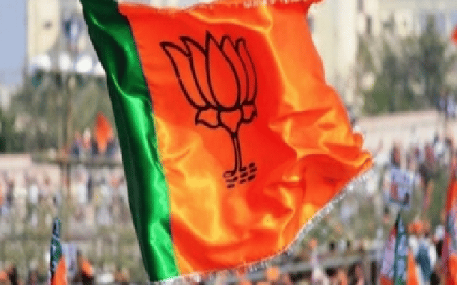 BJP) leaders on Sunday claimed that they caught an intelligence officer of Telangana who allegedly intruded into the ongoing national executive of the party here.
