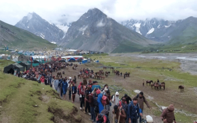 Srinagar: Over 7,100 pilgrims leave for Amarnath cave shrine from base camp
