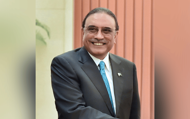 Zardari siphoning money of Karachi and Sindh via hawala, hundi to Dubai: Imran Khan